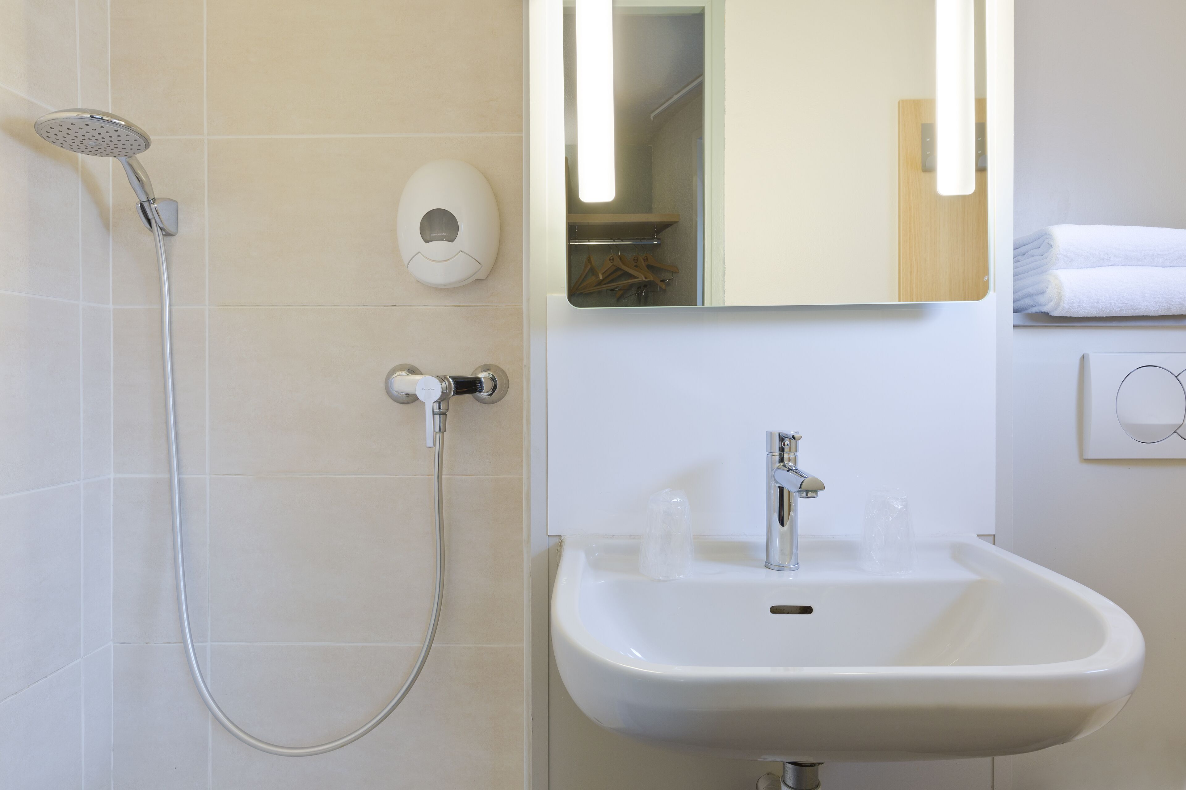 Photo - B&B HOTEL Le Mans Centre Cathédrale