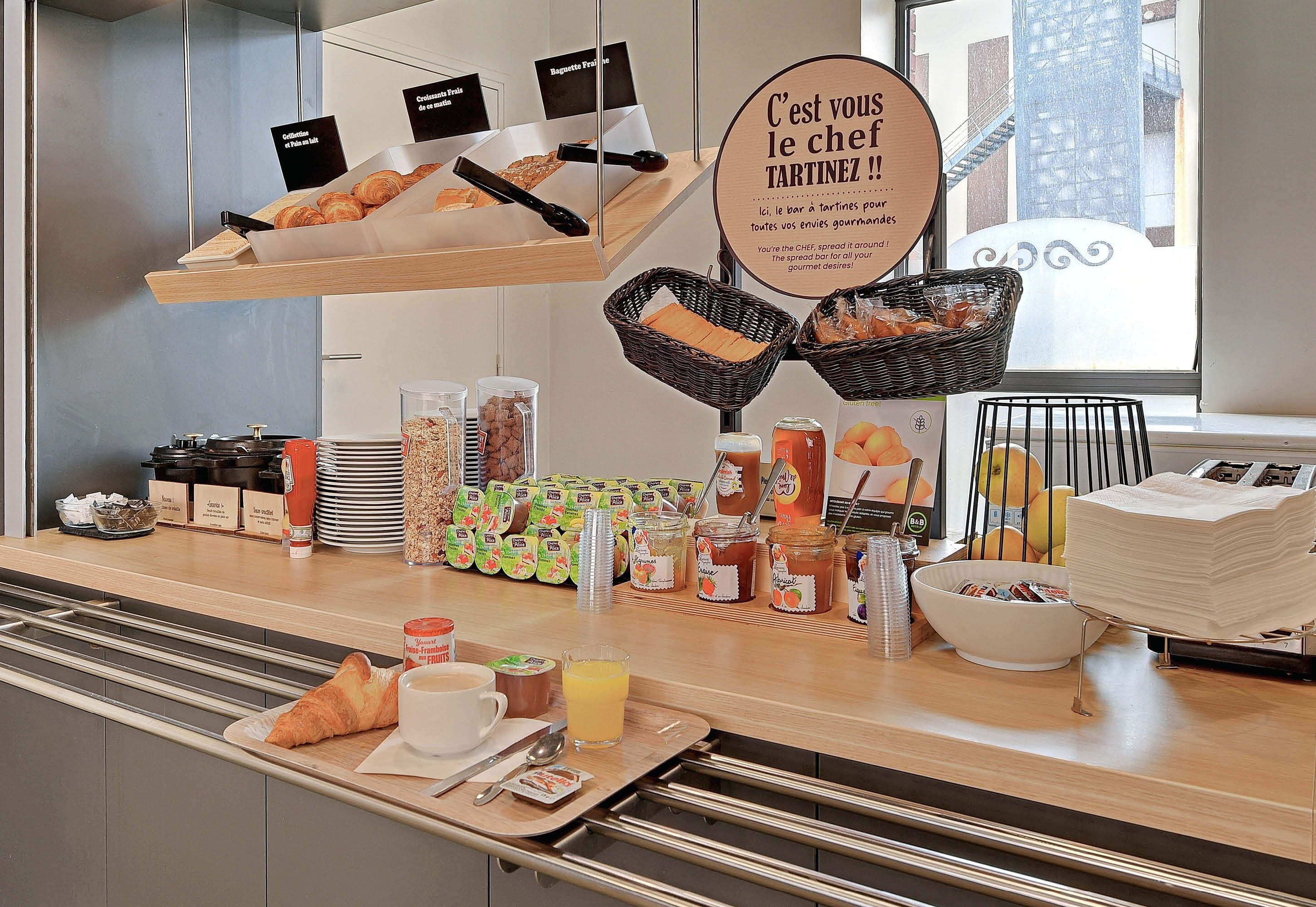 Café da manhã com buffet todos os dias mediante uma taxa