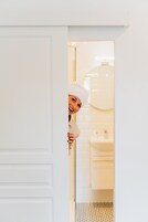 Classic Double Room | Bathroom | Towels