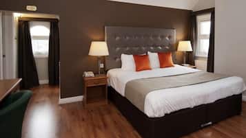 Suite, 1 Double Bed, Non Smoking | Desk, blackout curtains, iron/ironing board, free cots/infant beds