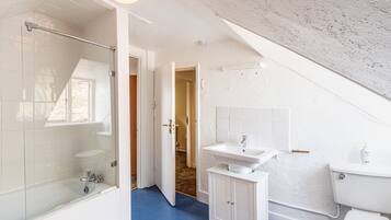 Doppelzimmer, mit Bad (Attic room - Small ) | Badezimmer
