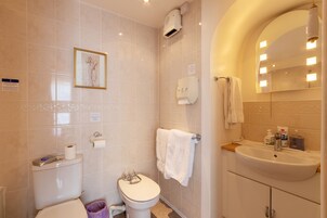 Suite, baño privado (Georgian) | Baño