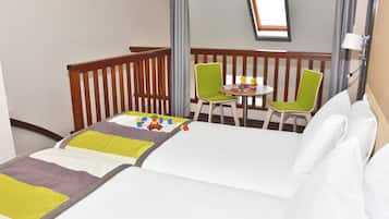 Privilege, Maisonette, 1 Doppelbett, eingeschränkter Meerblick | Hochwertige Bettwaren, Minibar, Zimmersafe, Schreibtisch