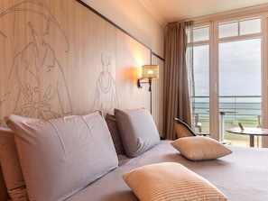 Premium bedding, minibar, in-room safe, desk