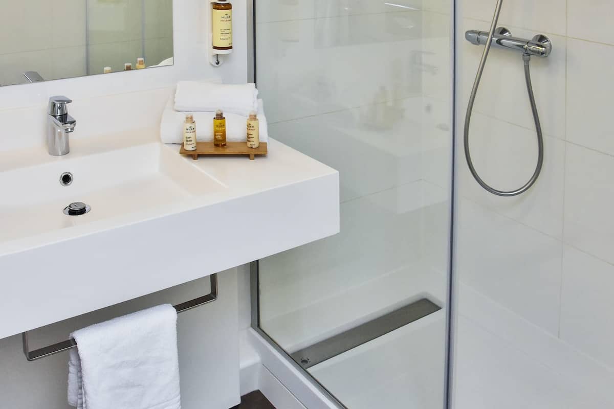 Privilege, Maisonette, 1 Doppelbett, eingeschränkter Meerblick | Hochwertige Bettwaren, Minibar, Zimmersafe, Schreibtisch