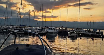 La Riviera Victoria