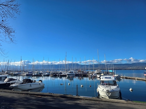 La Riviera Victoria