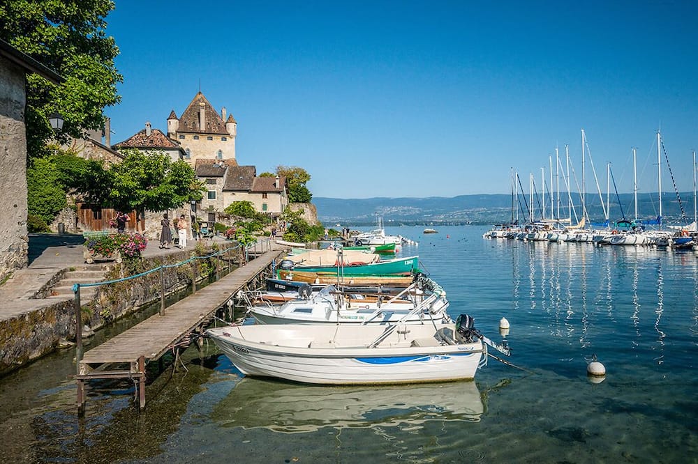 La Riviera Victoria