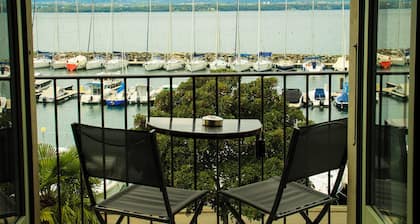 La Riviera Victoria