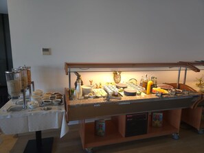 Daily buffet breakfast for a fee