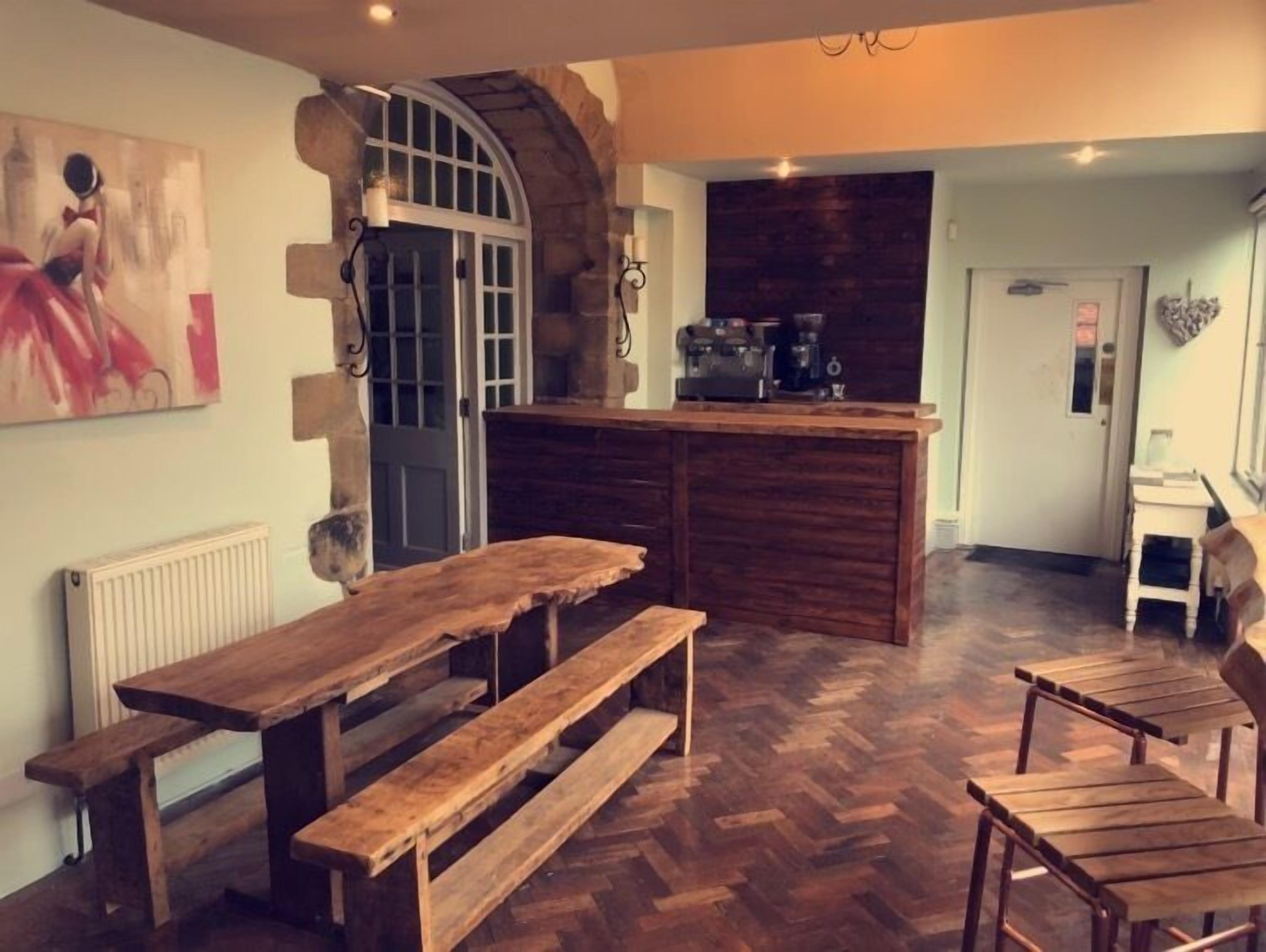 Daily full breakfast (GBP 7.50 per person)