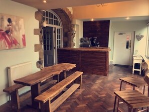 Daily full breakfast (GBP 7.50 per person) - Kings Head Hotel (York)