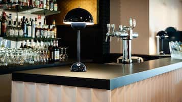 Bar (trong khuôn viên)