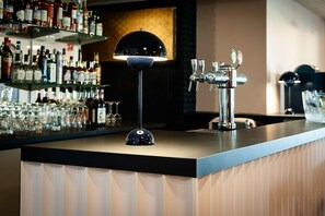 Bar (on property) - Kyriad Nuits-Saint-Georges (Nuits-Saint-Georges)