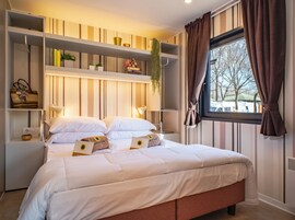 Executive mobilház (Pet Friendly) | Egyedi berendezés, íróasztal és gyerekágy/csecsemőágy (ingyenes)