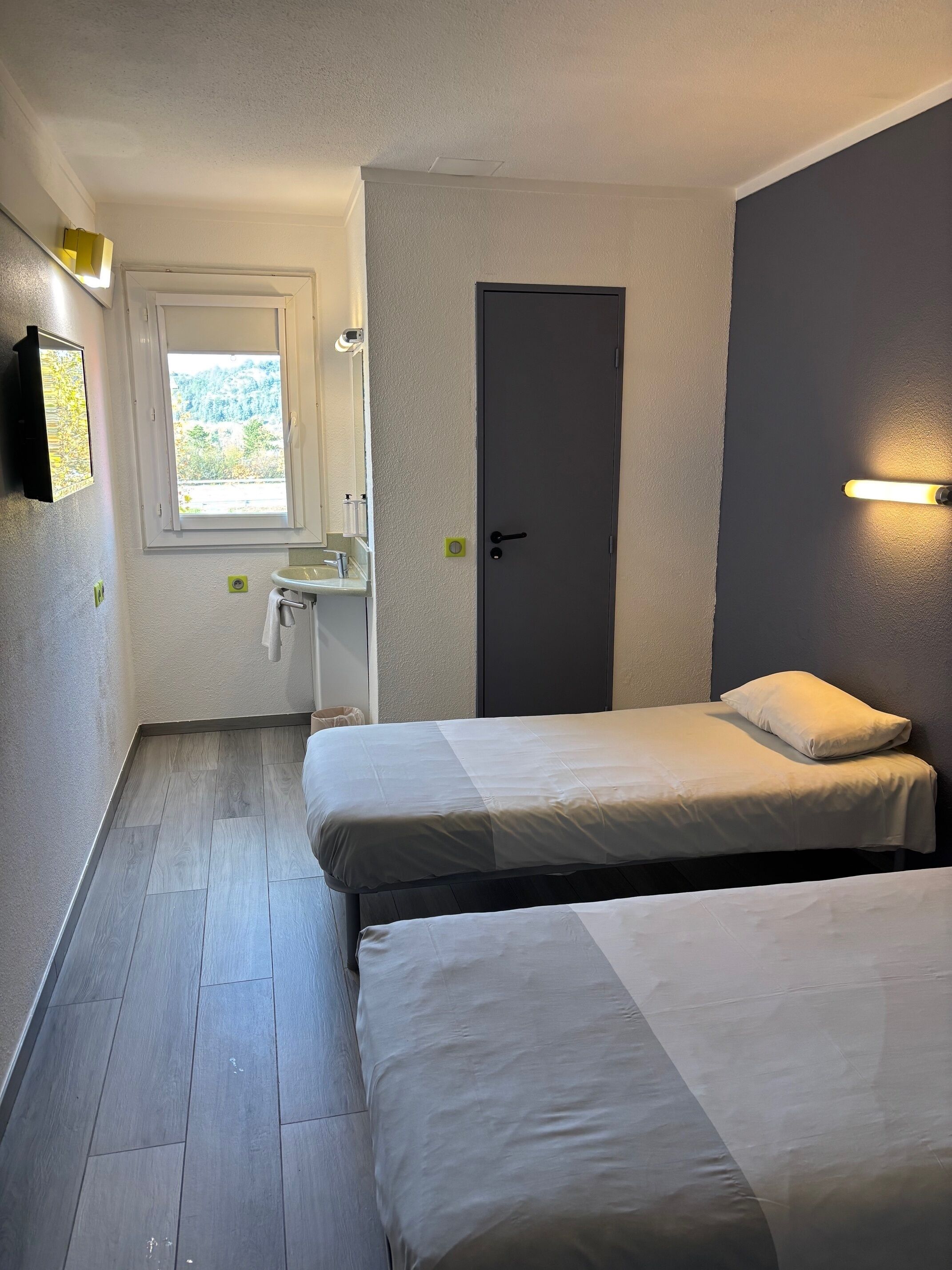 Soundproofing, free cots/infant beds, free WiFi, bed sheets