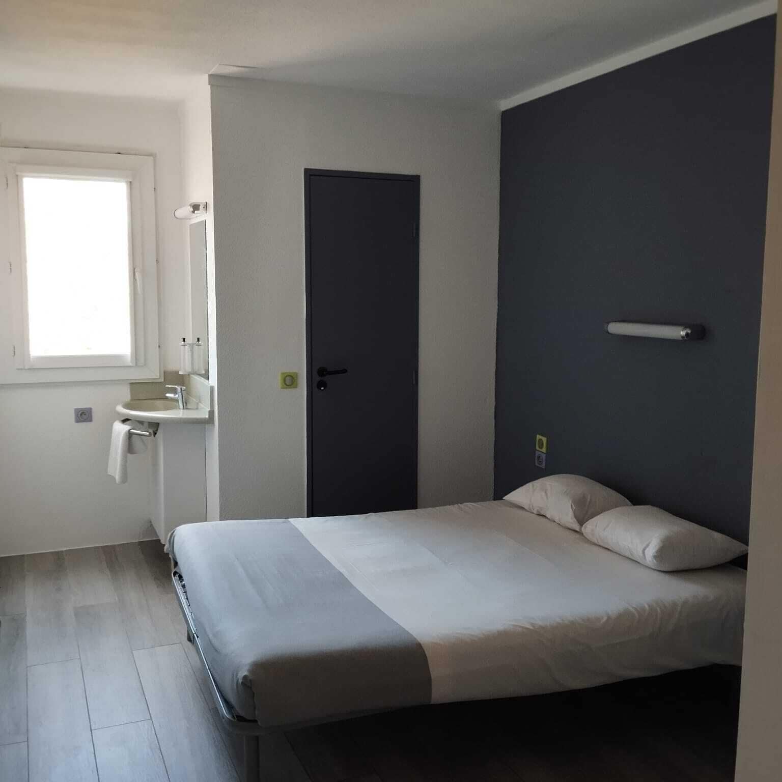 Chambre Double Standard | Chambres insonorisées, lits bébé (gratuits), Wi-Fi gratuit
