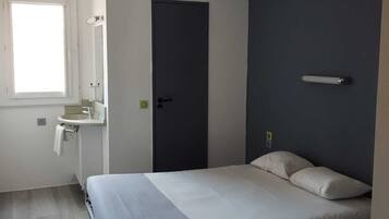 Chambre Double Standard | Chambres insonorisées, lits bébé (gratuits), Wi-Fi gratuit