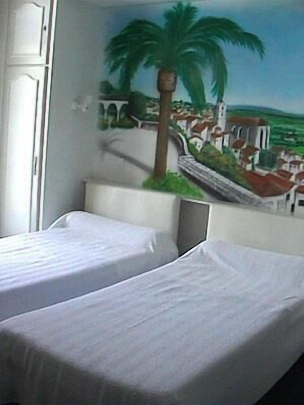 desk, iron/ironing board, free cots/infant beds, rollaway beds