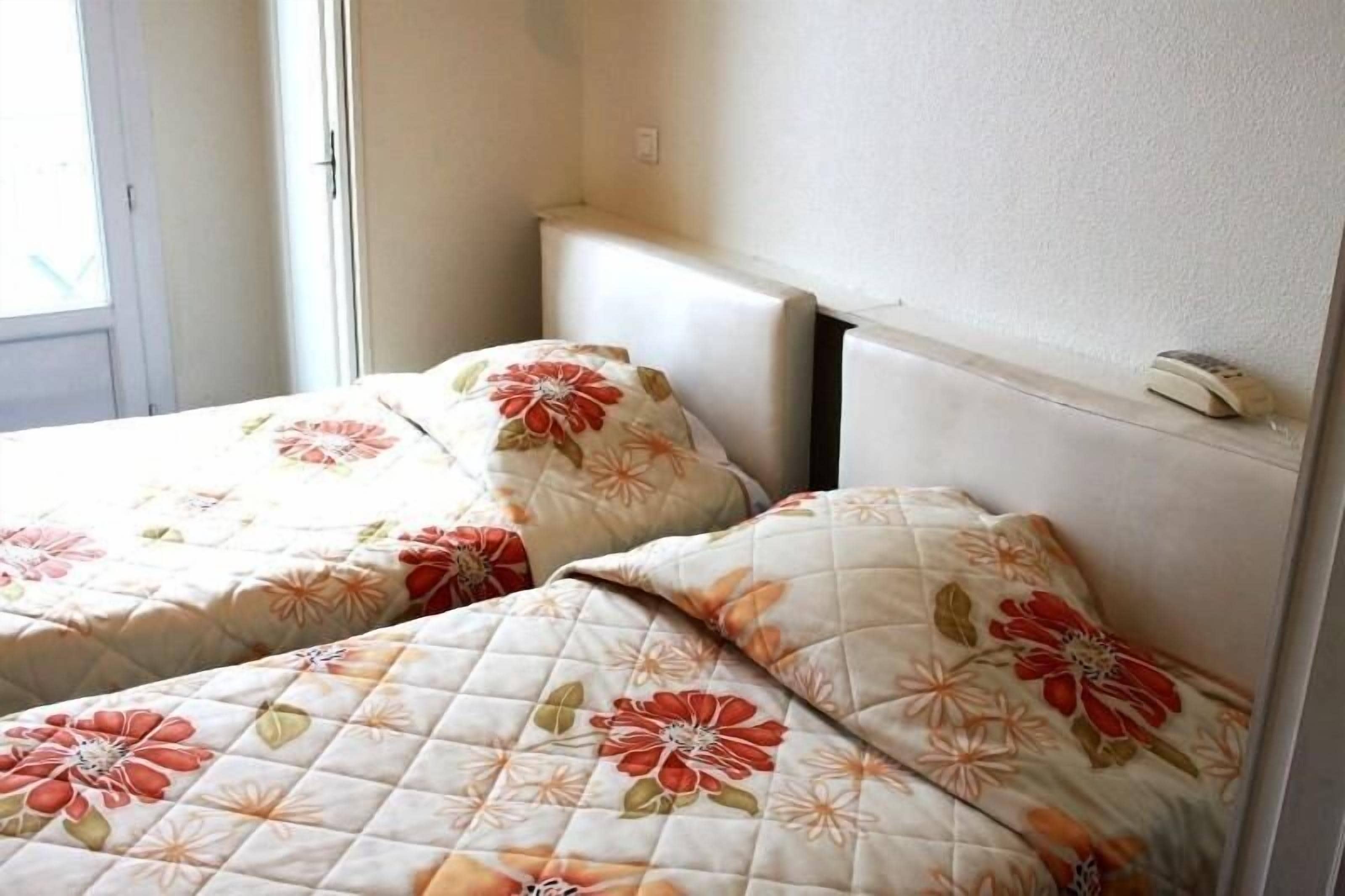 desk, iron/ironing board, free cots/infant beds, rollaway beds