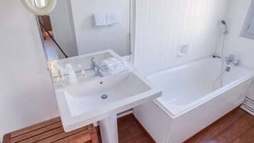 Vierbettzimmer | Badezimmer | Haartrockner
