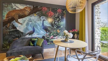 Junior Suite Terrace | Blackout drapes, soundproofing, iron/ironing board