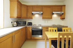 Shared kitchen - Trinity College Campus Accommodation (Dublin)