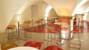 Restaurant - Trinity College Campus Accommodation (Dublin)