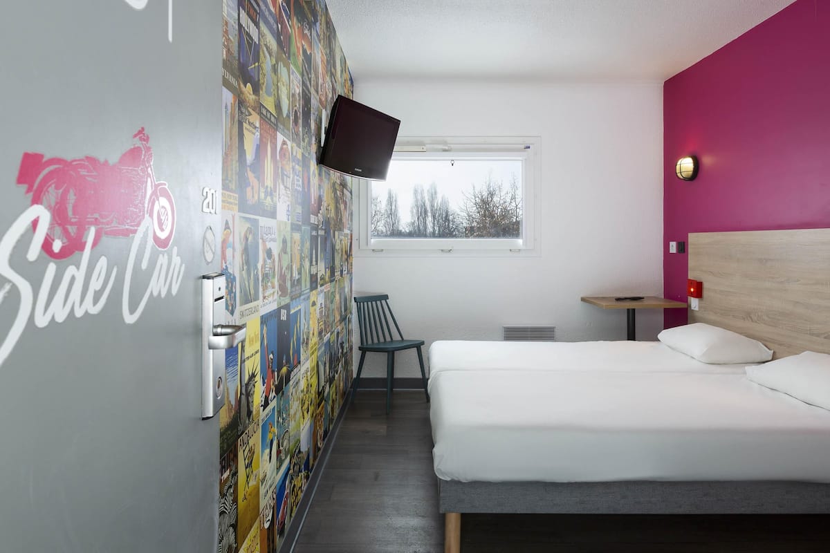 Room, 2 Single Beds, Private Bathroom (Cabrio)