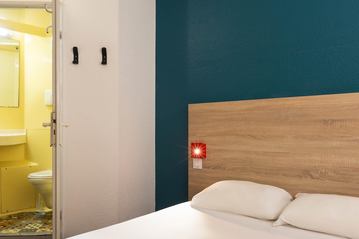 Room, 1 Double Bed, Private Bathroom (Cabrio)