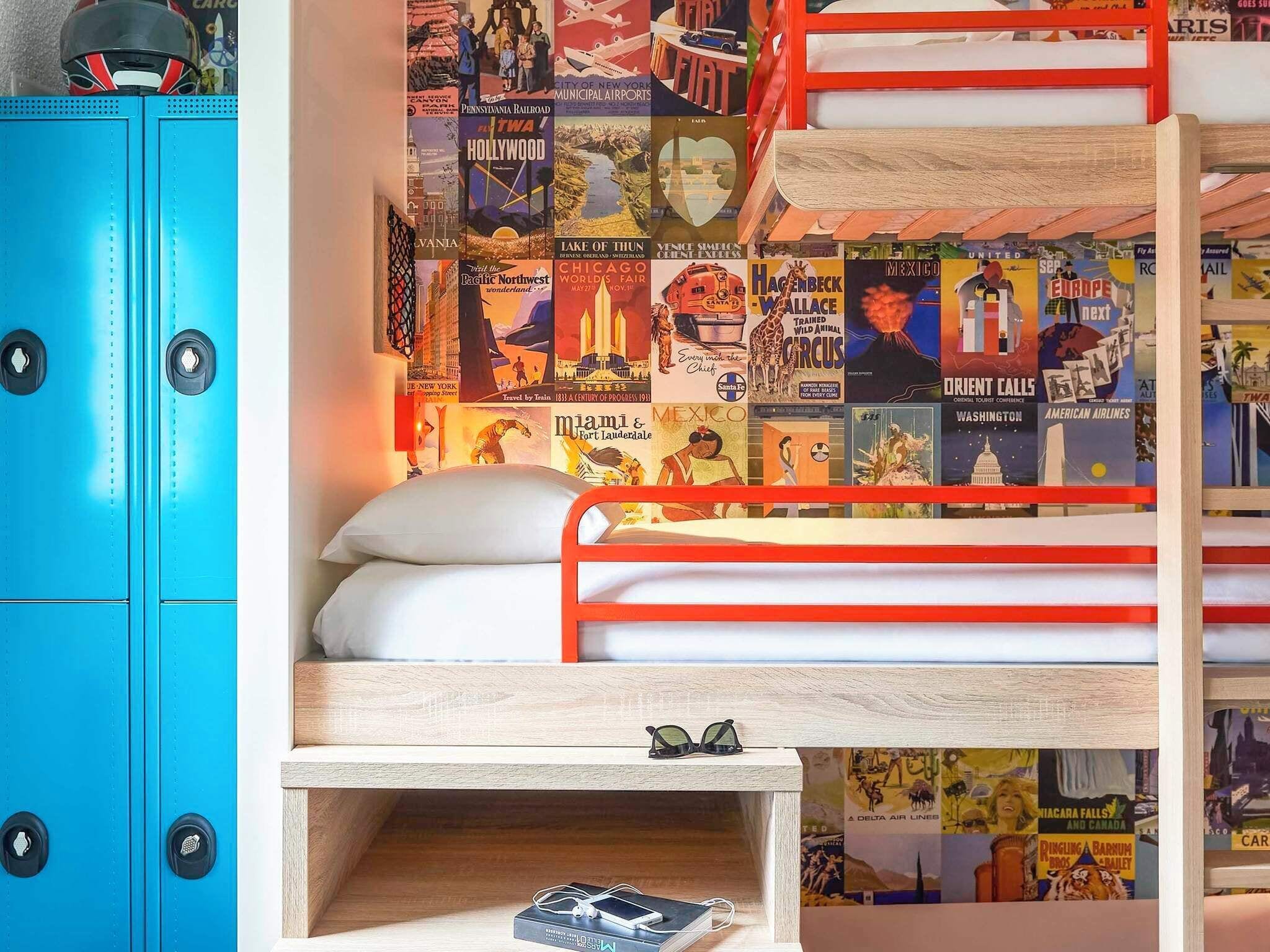 Escritorio, sistema de insonorización, wifi gratis y ropa de cama 