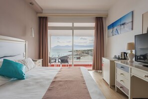 Superior Room, Balcony, Sea View | Individually furnished, desk, blackout drapes, free cribs/infant beds