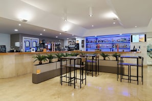 Breakfast, lunch and dinner served  - Aluasun Doblemar (San Javier)