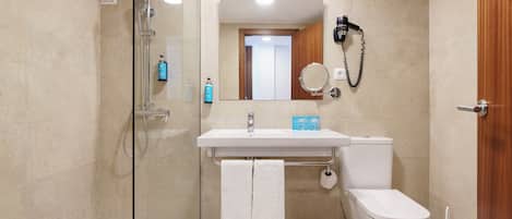 Minibar, Schreibtisch, schallisolierte Zimmer, kostenloses WLAN