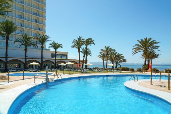 Outdoor pool, sun loungers - Aluasun Doblemar (San Javier)