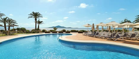 Outdoor pool, sun loungers