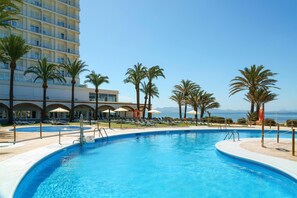 Outdoor pool, pool loungers