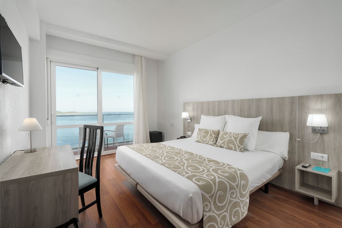1 bedroom, minibar, desk, soundproofing