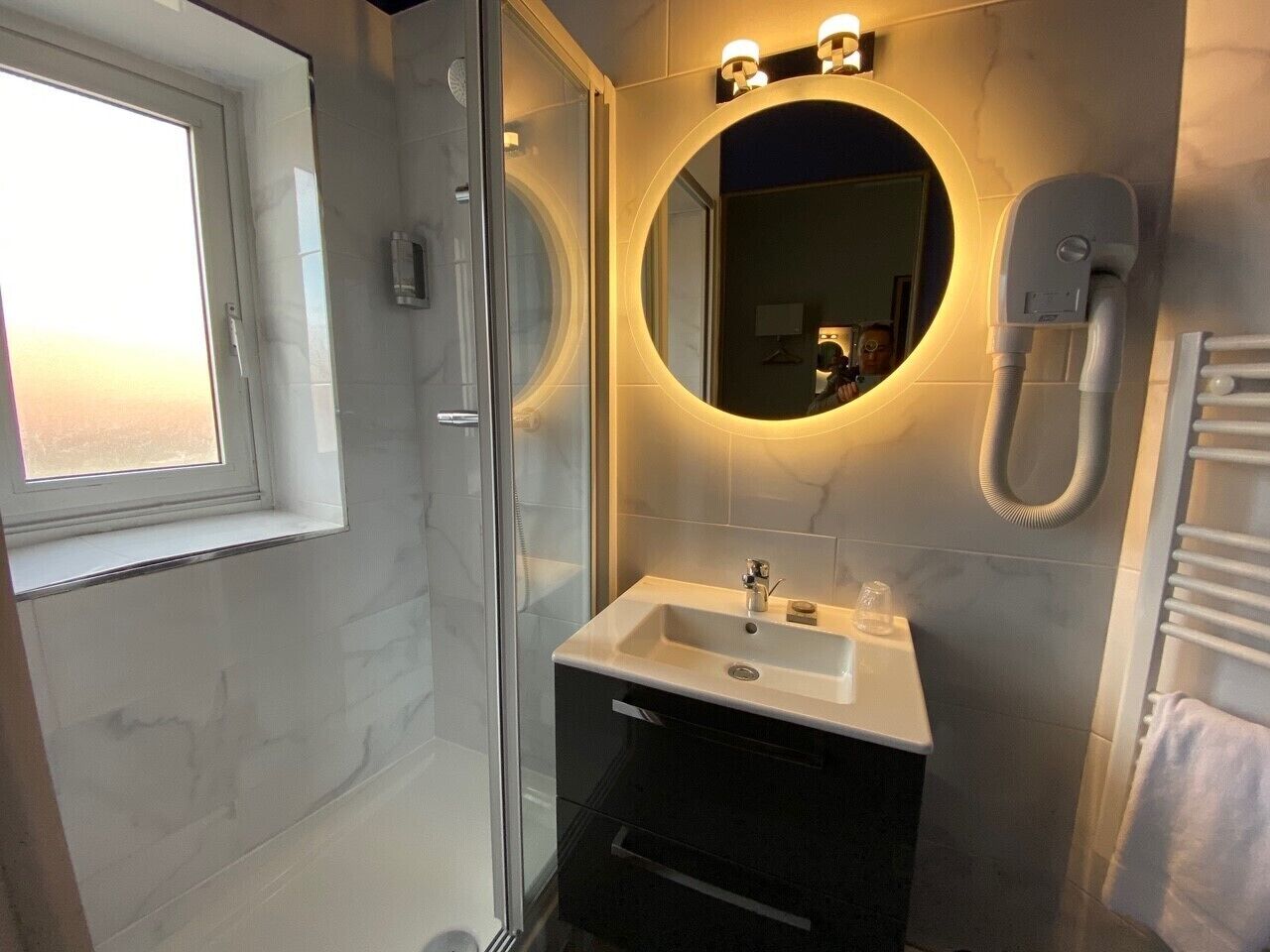 shower, rainfall showerhead, eco-friendly toiletries, hair dryer