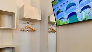 1 bedroom, in-room safe, desk, blackout curtains