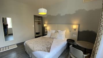 Chambre Standard | 1 chambre, coffres-forts dans les chambres, bureau, rideaux occultants