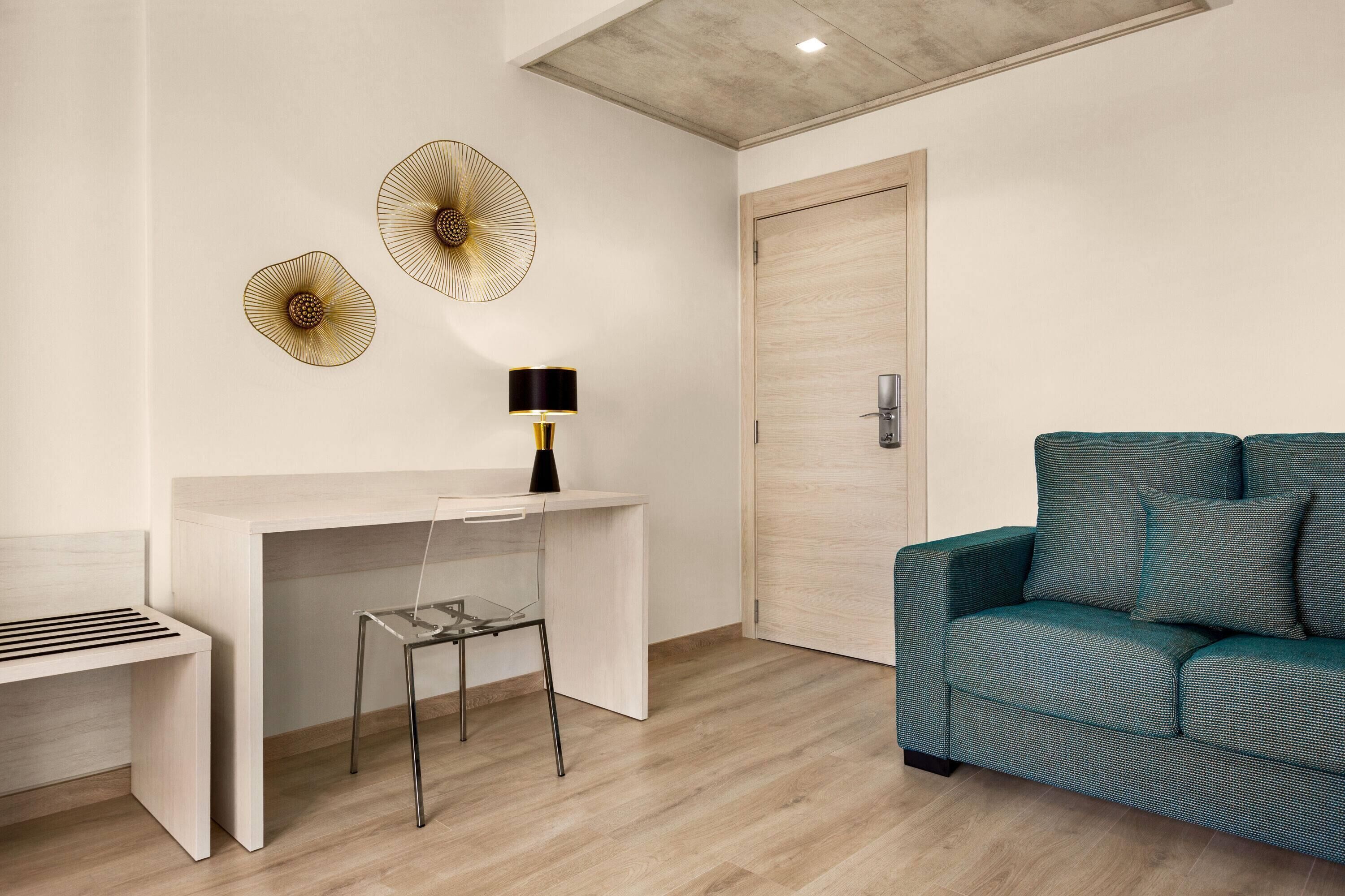 1 bedroom, minibar, in-room safe, desk