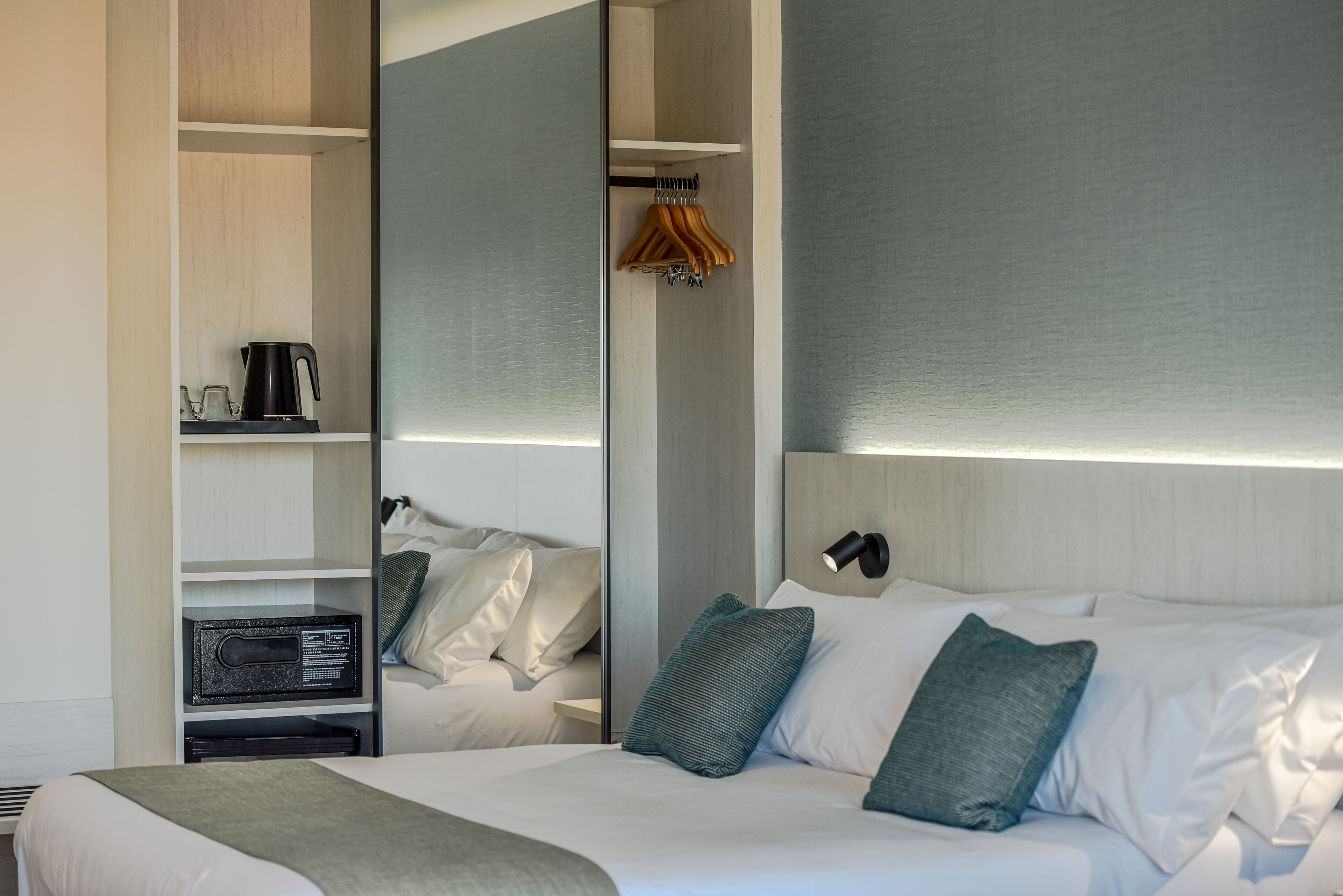 Chambre Familiale, 1 lit double, vue mer