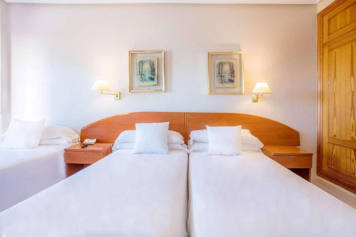 1 Schlafzimmer, Minibar, Zimmersafe, Schreibtisch