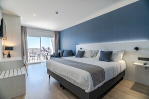 Rom – deluxe, sjøutsikt (Family Room) | 1 soverom, minibar, safe på rommet og skrivebord