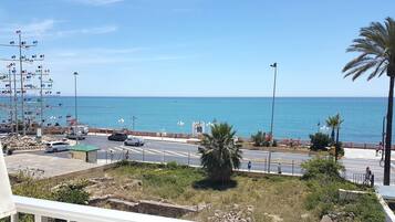 Tumbonas y sombrillas