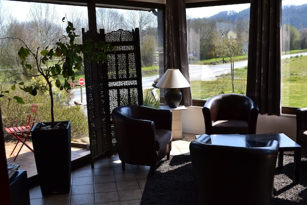 Bar lounge