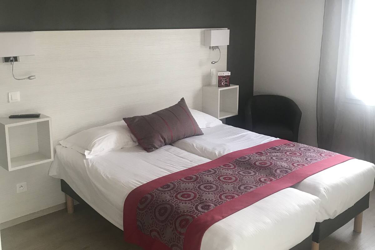 Habitació doble Comfort (PMR) | Matalassos de la marca Select Comfort i caixa forta a l'habitació 