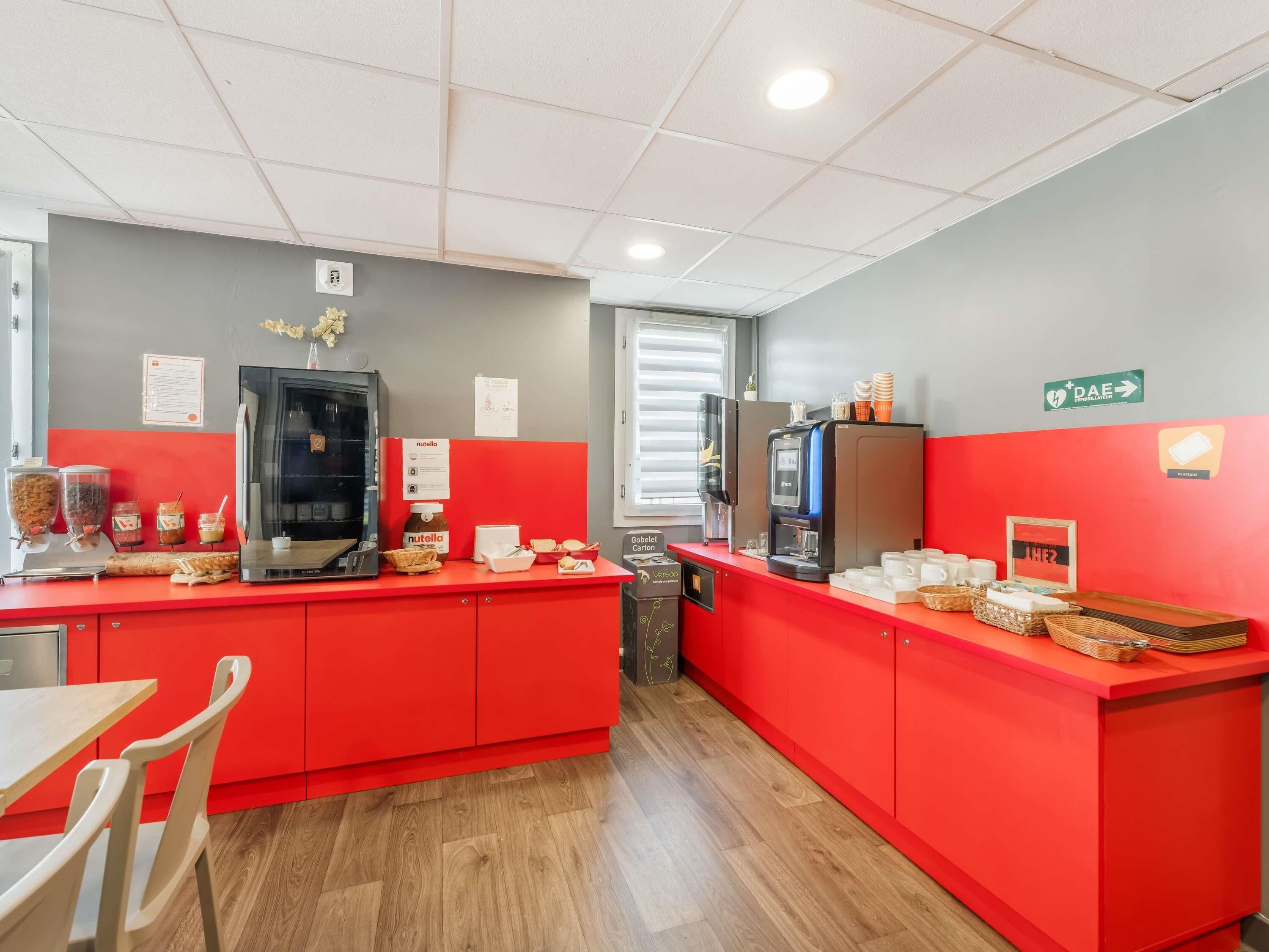 Petit déjeuner buffet servi tous les jours en supplément