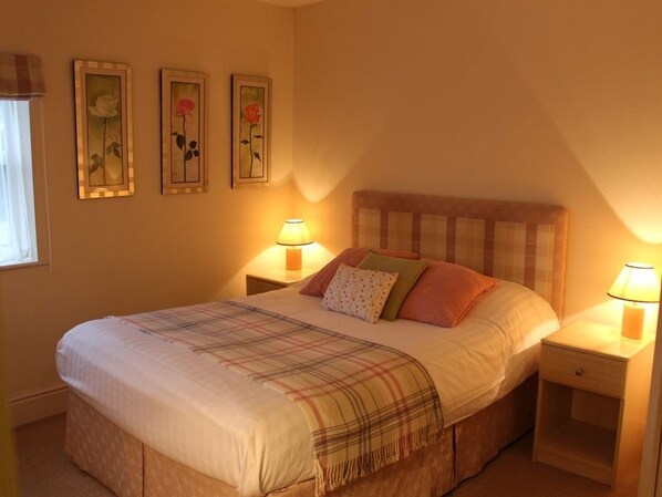 In-room safe, individually decorated, iron/ironing board, free WiFi